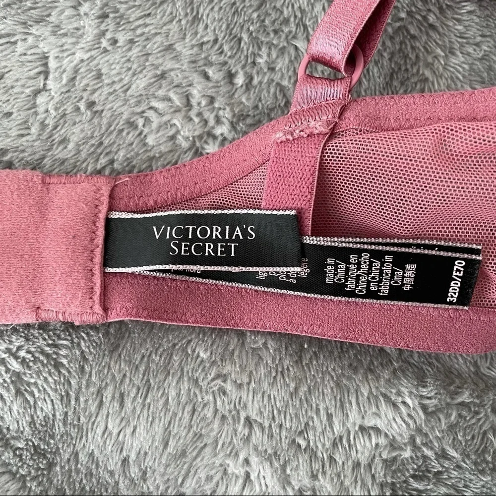 ictoria's Secret Very Sexy Pink Lace Lined Bra 32DD Shimmer Push Up Velvet